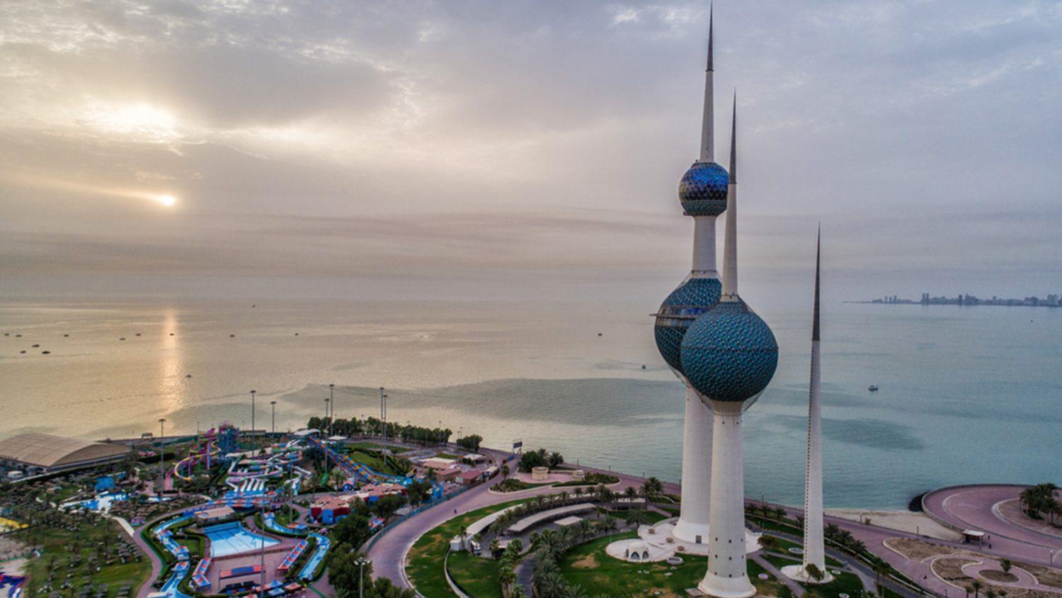 الكويت: مقتل عامل في هجوم إيراني على محطة لتوليد الطاقة وتحلية المياه
