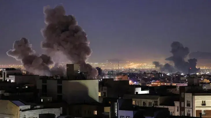 دوّت انفجارات قوية في العاصمة الإيرانية طهران