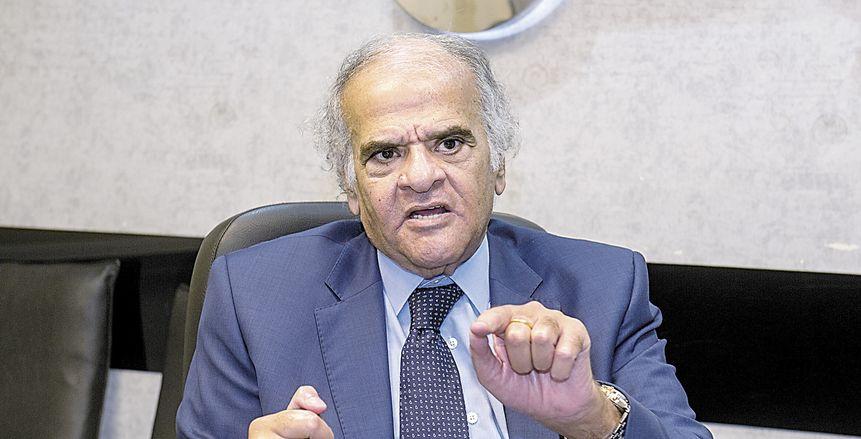 حسين لبيب يمنح ممدوح عباس الرئاسة الشرفية لنادي الزمالك،