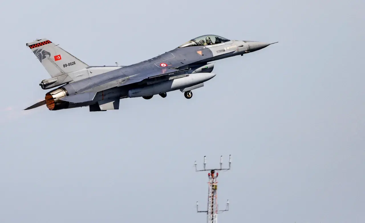تركيا تنشر مقاتلات "F-16" ومنظومات دفاع جوي في شمال قبرص التركية