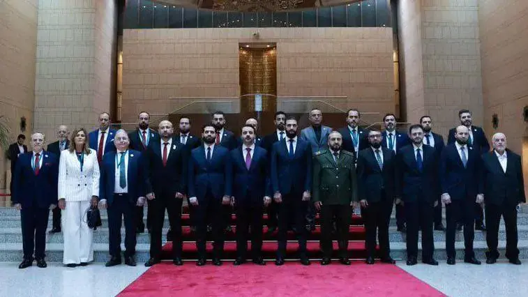 قبوات: الوزيرة الوحيدة في الحكومة الانتقالية السورية