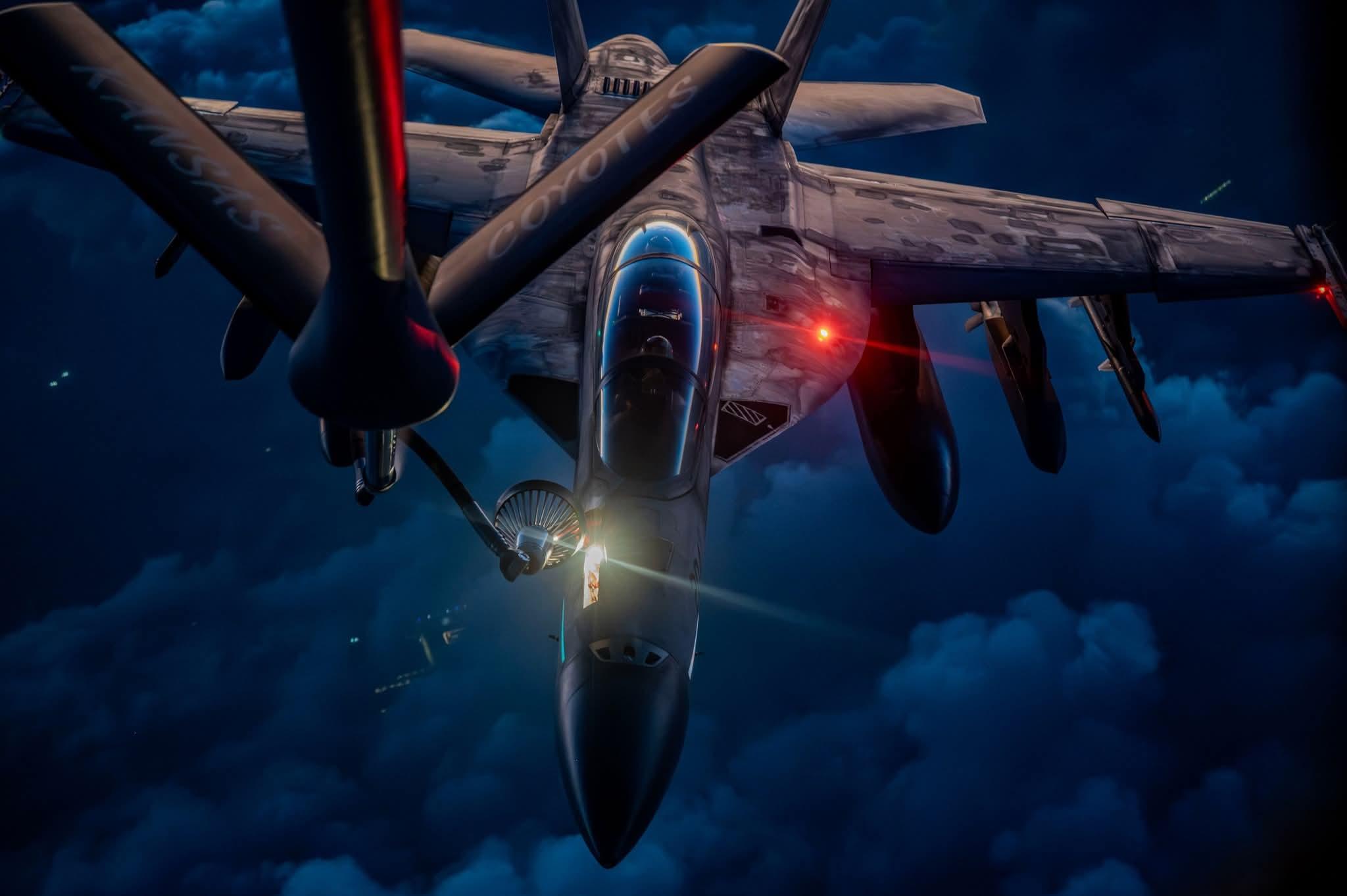 تأكيد وفاة جميع أفراد طاقم طائرة التزود بالوقود الأمريكية KC-135 التي سقطت في العراق