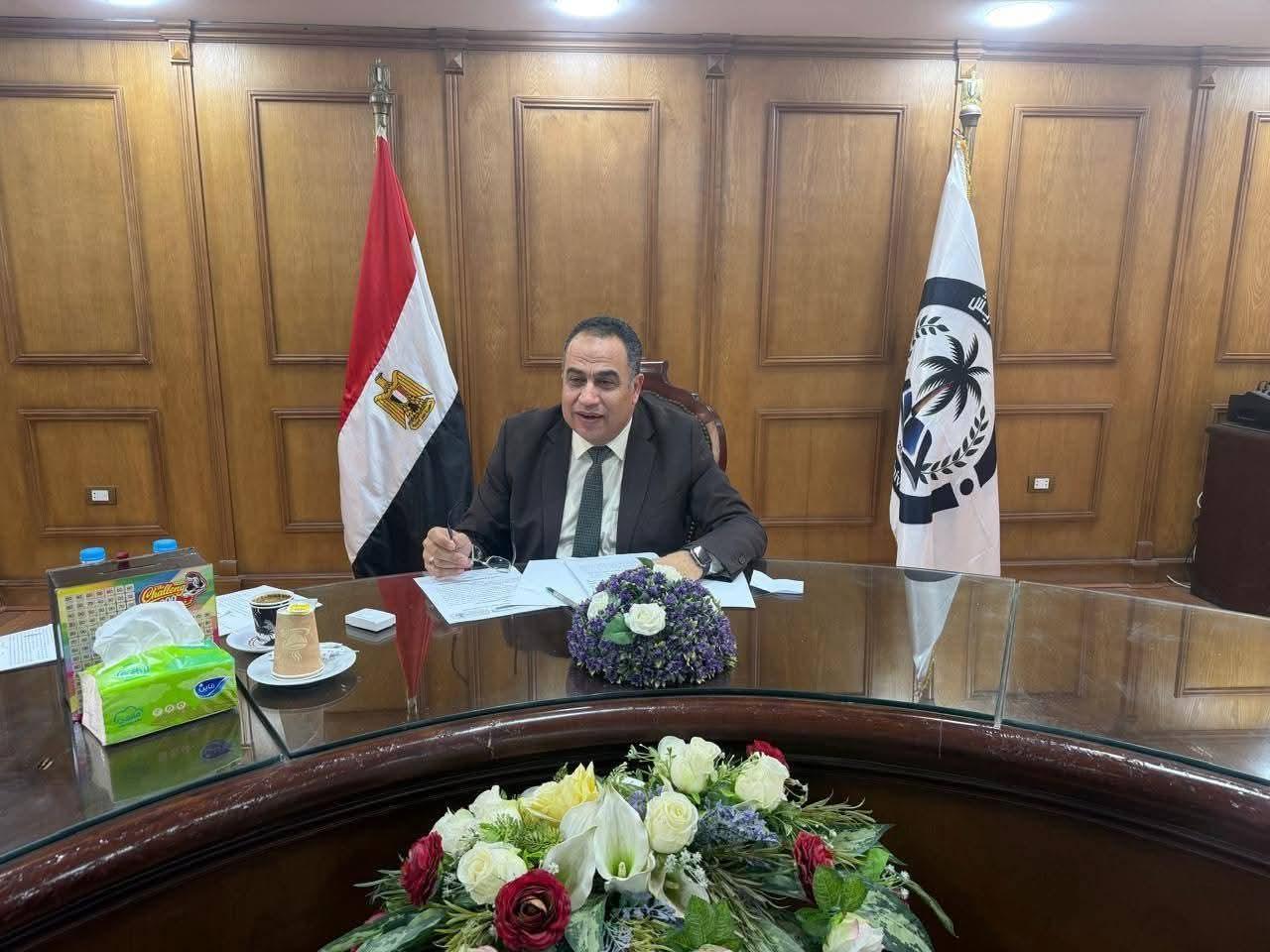 "سواعد تبني الوطن".. جامعة العريش تحتفي بعيد العمال وتؤكد تقديرها لدورهم في مسيرة التنمية.