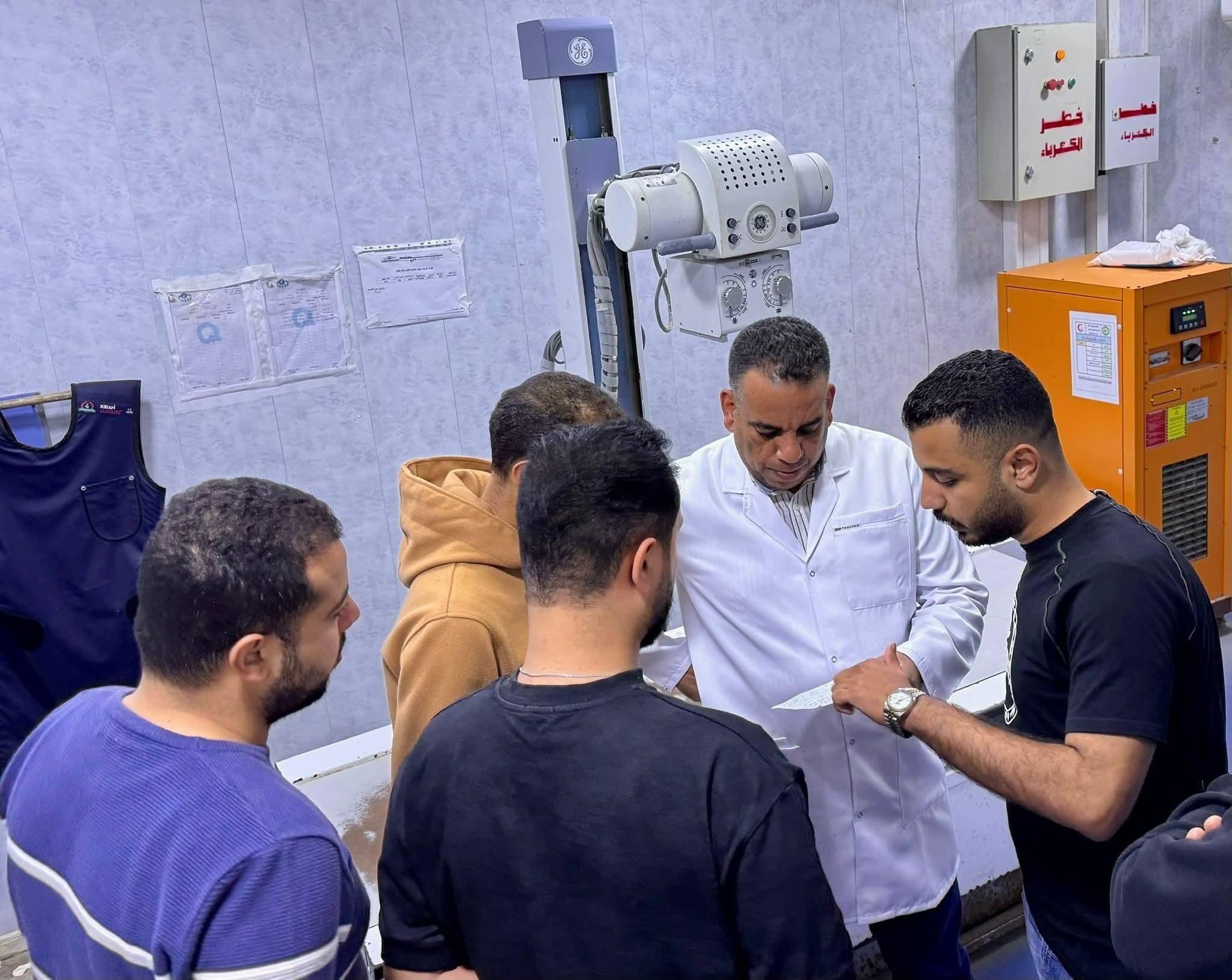 المرور الدورى على كافه الاقسام لمتابعه العمل والتأكد من صحه بيانات المرضى بمستشفى العريش العام.
