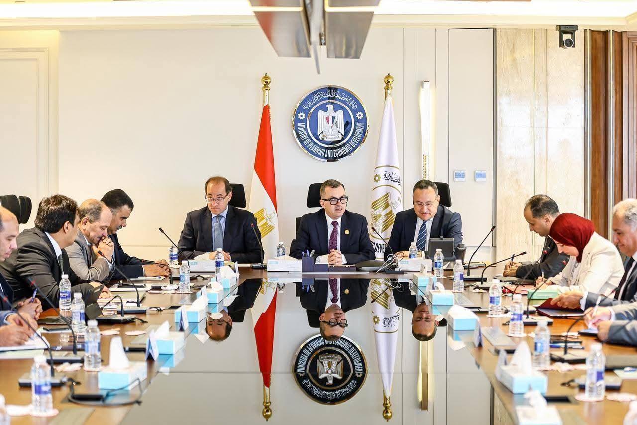 بحث دعم الجامعات وتعزيز دور مؤسسات التعليم العالي في تحقيق التنمية الشاملة فى اجتماع تنسيقي بين وزارات «التخطيط والتنمية الاقتصادية» و«التعليم العالي» و«المالية»